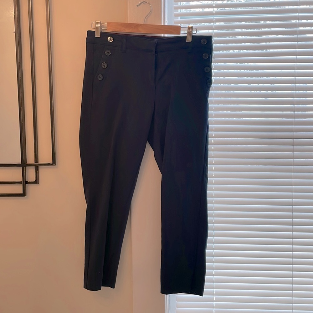Tommy Hilfiger- size 4 capris , navy blue